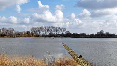 <i class='fa fa-user'></i>&nbsp;kooyammers&nbsp;|  Krib in de Lek&nbsp; <i class='fa fa-eye'>&nbsp;52</i> &nbsp;<i class='fa fa-thumbs-up'>&nbsp;2</i> &nbsp; <i class='fa fa-comment-o'>&nbsp;0</i>