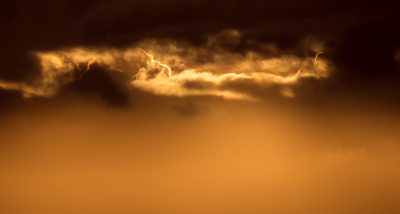 <i class='fa fa-user'></i>&nbsp;Truus Aletta Maan&nbsp;|  Zonsondergang&nbsp; <i class='fa fa-eye'>&nbsp;67</i> &nbsp; <i class='fa fa-comment-o'>&nbsp;4</i>