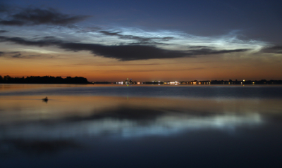 <i class='fa fa-user'></i>&nbsp;Robert Rodenburg&nbsp;|  Lichtende Nachtwolken&nbsp; <i class='fa fa-eye'>&nbsp;167</i> &nbsp;<i class='fa fa-thumbs-up'>&nbsp;13</i> &nbsp; <i class='fa fa-comment-o'>&nbsp;9</i>