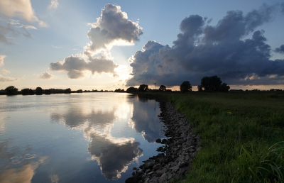 <i class='fa fa-user'></i>&nbsp;Ben Aalders&nbsp;|  Zon en wolken&nbsp; <i class='fa fa-eye'>&nbsp;55</i> &nbsp;<i class='fa fa-thumbs-up'>&nbsp;2</i> &nbsp; <i class='fa fa-comment-o'>&nbsp;0</i>