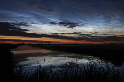 <i class='fa fa-user'></i>&nbsp;Robert Rodenburg&nbsp;|  Lichtende Nachtwolken&nbsp; <i class='fa fa-eye'>&nbsp;101</i> &nbsp;<i class='fa fa-thumbs-up'>&nbsp;6</i> &nbsp; <i class='fa fa-comment-o'>&nbsp;5</i>