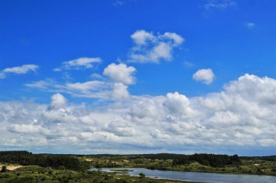 <i class='fa fa-user'></i>&nbsp;hesterb&nbsp;|  Duinen en wolken&nbsp; <i class='fa fa-eye'>&nbsp;63</i> &nbsp;<i class='fa fa-thumbs-up'>&nbsp;1</i> &nbsp; <i class='fa fa-comment-o'>&nbsp;2</i>