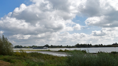 <i class='fa fa-user'></i>&nbsp;kooyammers&nbsp;|  De Lek bij Streefkerk&nbsp; <i class='fa fa-eye'>&nbsp;80</i> &nbsp;<i class='fa fa-thumbs-up'>&nbsp;2</i> &nbsp; <i class='fa fa-comment-o'>&nbsp;0</i>