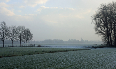 <i class='fa fa-user'></i>&nbsp;Tineke Strijbosch&nbsp;|  Koude winterochtend&nbsp; <i class='fa fa-eye'>&nbsp;89</i> &nbsp;<i class='fa fa-thumbs-up'>&nbsp;2</i> &nbsp; <i class='fa fa-comment-o'>&nbsp;6</i>