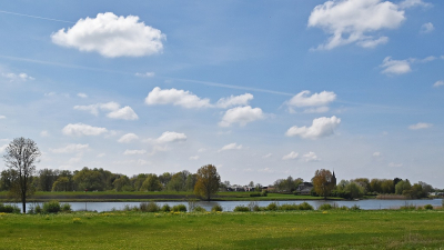 <i class='fa fa-user'></i>&nbsp;kooyammers&nbsp;|  Zicht op Tienhoven&nbsp; <i class='fa fa-eye'>&nbsp;71</i> &nbsp;<i class='fa fa-thumbs-up'>&nbsp;2</i> &nbsp; <i class='fa fa-comment-o'>&nbsp;3</i>