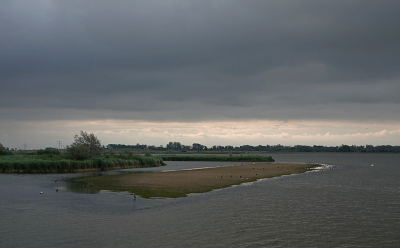 <i class='fa fa-user'></i>&nbsp;nelappelmelk&nbsp;|  Dreigende lucht&nbsp; <i class='fa fa-eye'>&nbsp;80</i> &nbsp; <i class='fa fa-comment-o'>&nbsp;3</i>