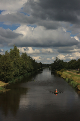 <i class='fa fa-user'></i>&nbsp;Tineke Strijbosch&nbsp;|  Opkomende dreigende luchten aan het Noord-Willemskanaal&nbsp; <i class='fa fa-eye'>&nbsp;67</i> &nbsp;<i class='fa fa-thumbs-up'>&nbsp;2</i> &nbsp; <i class='fa fa-comment-o'>&nbsp;3</i>