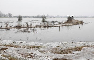 <i class='fa fa-user'></i>&nbsp;nelappelmelk&nbsp;|  Winters landschap met hoog water&nbsp; <i class='fa fa-eye'>&nbsp;135</i> &nbsp; <i class='fa fa-comment-o'>&nbsp;7</i>