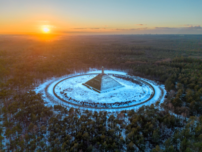 <i class='fa fa-user'></i>&nbsp;Reinier van den Born&nbsp;|  Ondergaande zon&nbsp; <i class='fa fa-eye'>&nbsp;194</i> &nbsp;<i class='fa fa-thumbs-up'>&nbsp;6</i> &nbsp; <i class='fa fa-comment-o'>&nbsp;11</i>