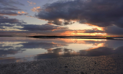 <i class='fa fa-user'></i>&nbsp;Nel R&nbsp;|  Bijna donker&nbsp; <i class='fa fa-eye'>&nbsp;119</i> &nbsp;<i class='fa fa-thumbs-up'>&nbsp;9</i> &nbsp; <i class='fa fa-comment-o'>&nbsp;13</i>