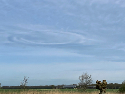 <i class='fa fa-user'></i>&nbsp;Truus Aletta Maan&nbsp;|  Kring van wolken&nbsp; <i class='fa fa-eye'>&nbsp;87</i> &nbsp; <i class='fa fa-comment-o'>&nbsp;5</i>