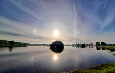 Nature picture: 1. Bijzonnen