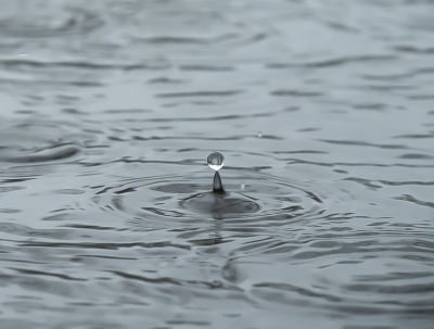 <i class='fa fa-user'></i>&nbsp;Truus Aletta Maan&nbsp;|  Regen druppel&nbsp; <i class='fa fa-eye'>&nbsp;52</i> &nbsp;<i class='fa fa-thumbs-up'>&nbsp;1</i> &nbsp; <i class='fa fa-comment-o'>&nbsp;7</i>