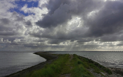 <i class='fa fa-user'></i>&nbsp;Nel R&nbsp;|  Wolken en water&nbsp; <i class='fa fa-eye'>&nbsp;66</i> &nbsp;<i class='fa fa-thumbs-up'>&nbsp;6</i> &nbsp; <i class='fa fa-comment-o'>&nbsp;8</i>