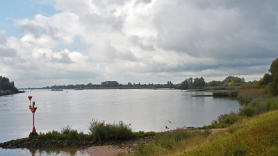 <i class='fa fa-user'></i>&nbsp;kooyammers&nbsp;|  Nazomerse Lek&nbsp; <i class='fa fa-eye'>&nbsp;51</i> &nbsp;<i class='fa fa-thumbs-up'>&nbsp;2</i> &nbsp; <i class='fa fa-comment-o'>&nbsp;0</i>