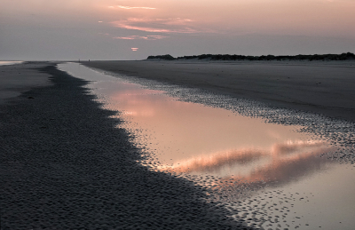 <i class='fa fa-user'></i>&nbsp;nelappelmelk&nbsp;|  Bijna leeg strand&nbsp; <i class='fa fa-eye'>&nbsp;99</i> &nbsp;<i class='fa fa-thumbs-up'>&nbsp;4</i> &nbsp; <i class='fa fa-comment-o'>&nbsp;8</i>