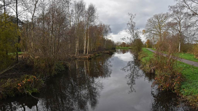 <i class='fa fa-user'></i>&nbsp;kooyammers&nbsp;|  De Loet&nbsp; <i class='fa fa-eye'>&nbsp;68</i> &nbsp;<i class='fa fa-thumbs-up'>&nbsp;3</i> &nbsp; <i class='fa fa-comment-o'>&nbsp;4</i>