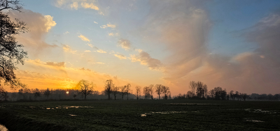 <i class='fa fa-user'></i>&nbsp;guidomwm&nbsp;|  Landschap Zonsopkomst&nbsp; <i class='fa fa-eye'>&nbsp;36</i> &nbsp; <i class='fa fa-comment-o'>&nbsp;2</i>