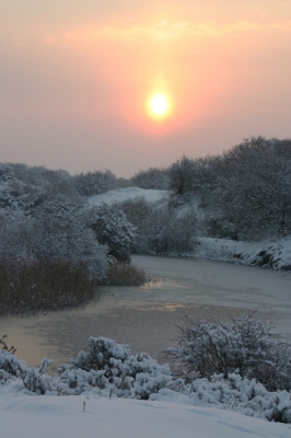 Een foto gemaakt op 3 maart in 2005. Hopelijk krijgen we deze winter ook nog zo'n mooi pak sneeuw! Kan niet wachten, maar aangezien deze sneeuw ook pas in maart viel wacht ik rustig af.
Ik ben zelf nog steeds erg blij met deze foto.