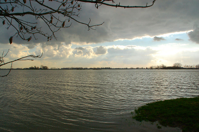 <i class='fa fa-user'></i> Bert Veerman | Achter de wolken schijnt de zon  <i class='fa fa-eye'> 128</i>   <i class='fa fa-comment-o'> 1</i>