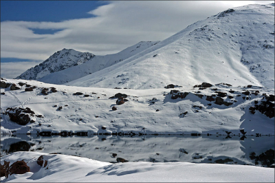 Ook in Marokko kan er veel sneeuw liggen. Deze foto is gemaakt in het skigebied Oukaimeden, wat in het Atlasgebergte ligt ongeveer 50km ten zuiden van Marrakech.

Canon 400D, F7.1, 1/640s, 50mm