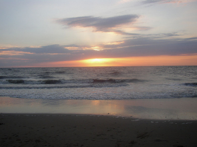 <i class='fa fa-user'></i> Monique | Zonsondergang op Katwijkse strand  <i class='fa fa-eye'> 212</i>   <i class='fa fa-comment-o'> 4</i>