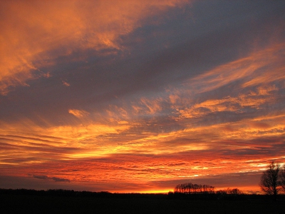 Dezelfde spectaculaire zonsondergang als Jans Koops. Deze heeft erg veel ruis, vandaar dat ik deze in m'n PA zet. De datum klopt ;~).