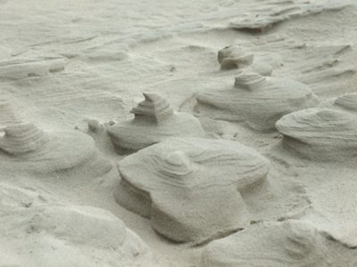 Wat de wind al niet voor iets moois kan maken.
Foto genomen op het strand van Noordwijk