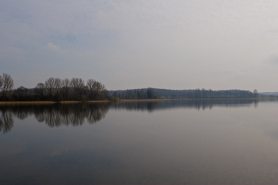 Ondanks het harde licht toch mooi vanwege de nagenoeg rimpeloze spiegeling.

canon 20D iso 100, 1/100 sec, F22, 24mm