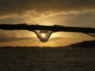 <i class='fa fa-user'></i> erik wieringh | Zon gevangen in ijsdruppel  <i class='fa fa-eye'> 128</i>   <i class='fa fa-comment-o'> 3</i>