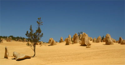 Zand, stenen, en een bloedhitte. Zo'n uitgedroogd waanzinnig gebied heb ik nooit eerder gezien.