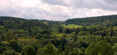 een weekje naar de eifel op vakantie geweest en heb een poging gewaagd om een panoramafoto te maken.
ik hoop dat het een beetje gelukt is.eventuele tips zijn natuurlijk welkom.