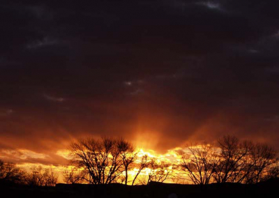 De geweldige zonsopkomsten staan in deze staat in schril contrast met de absolute armoede van de Hopi indianen die vaak in afgedankte caravans of houten hutten hun leven doorbrengen.